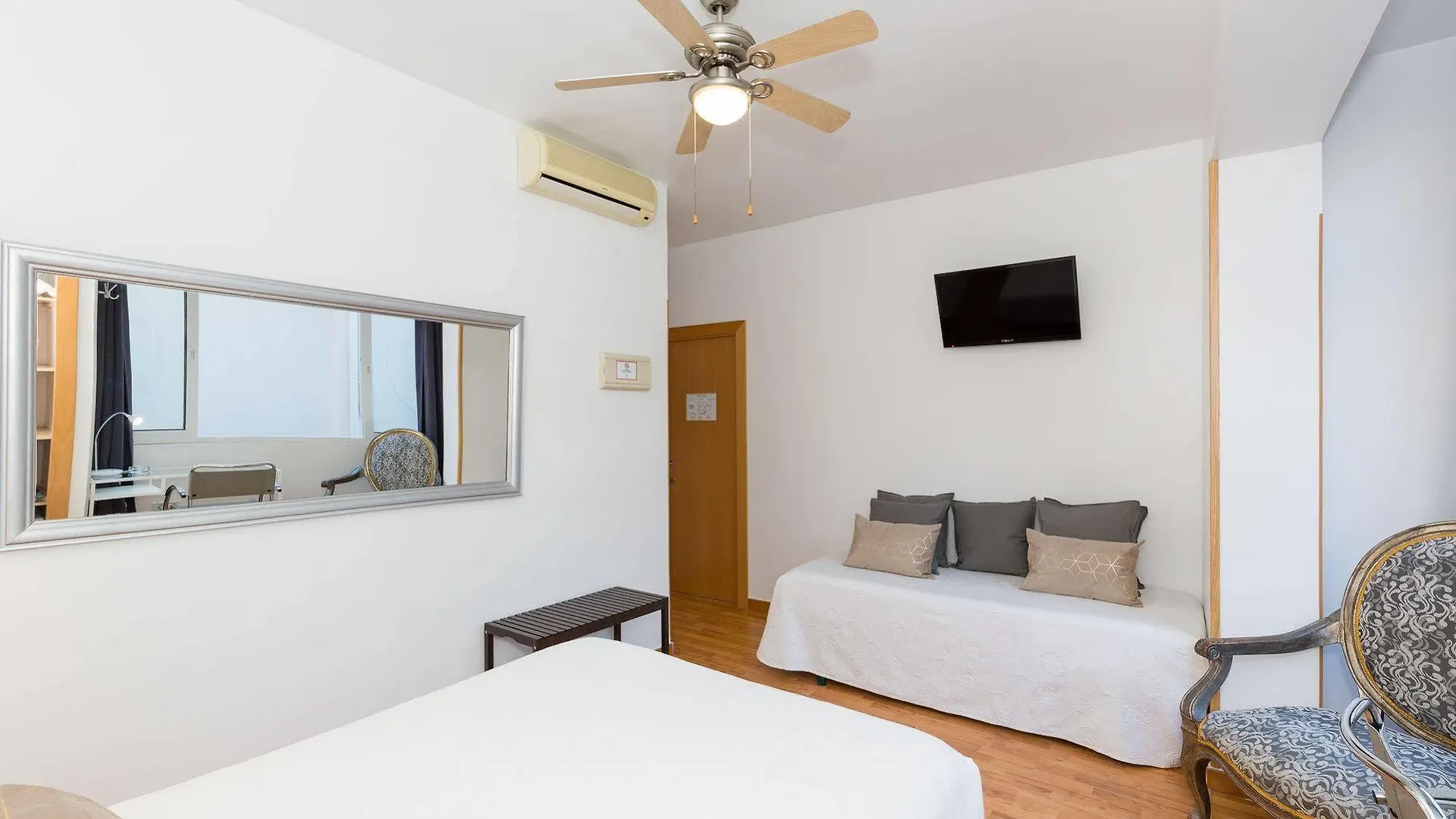 Guadalupe Cozy Inns Torremolinos 2*,  Spain