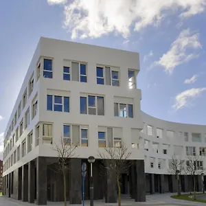 https://irenaz-vitoria-apartamentos.sansebastianhotels.net