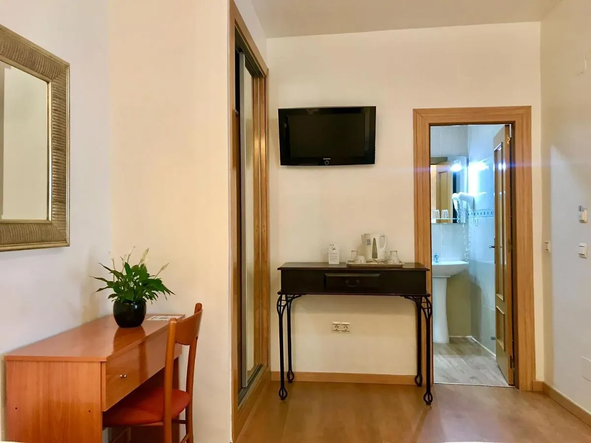 Hostal Guadalupe Torremolinos 2*,
