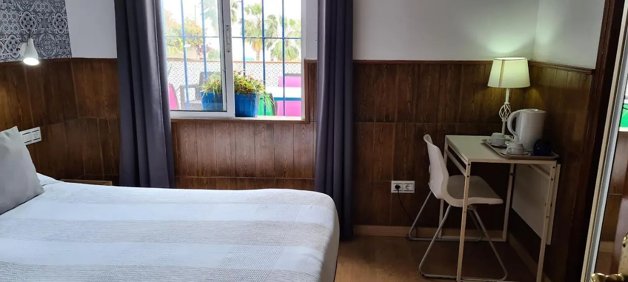 招待所 托雷莫利诺斯 瓜达卢佩舒适旅馆酒店